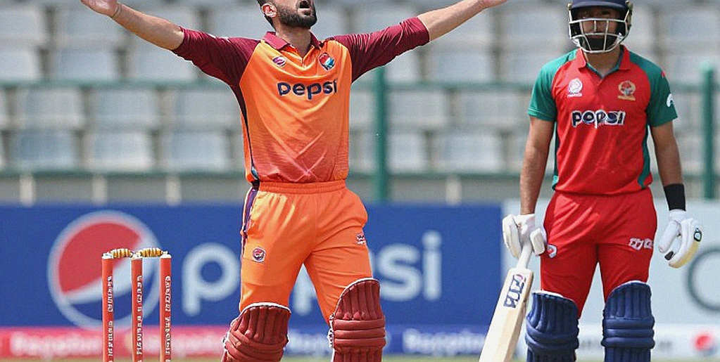 ₹27 करोड़ का दाम, 15 गेंद का सैंपल: भारत की बेंच-स्ट्रेंथ चयन की समस्या है, प्रतिभा की नहीं ₹27 करोड़ का दाम, 15 गेंद का सैंपल: भारत की बेंच-स्ट्रेंथ चयन की समस्या है, प्रतिभा की नहीं